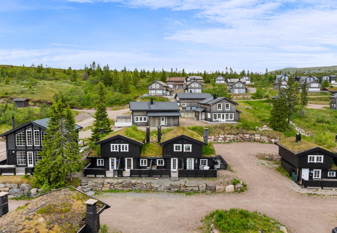 Hytte i Trysil - SlopeSide Charm, Cozy retreat by the ski slopes.
