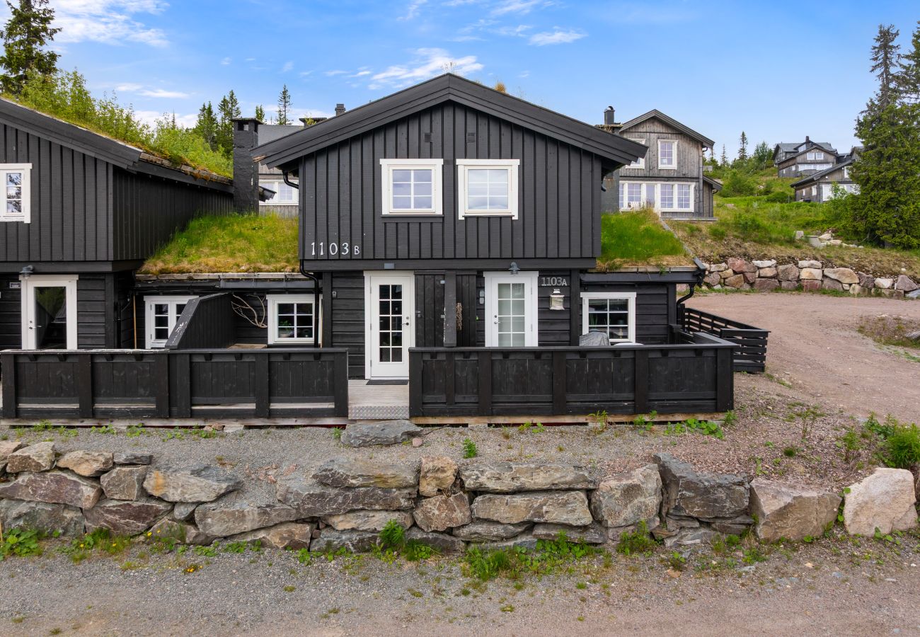 Hytte i Trysil - SlopeSide Charm, Cozy retreat by the ski slopes.